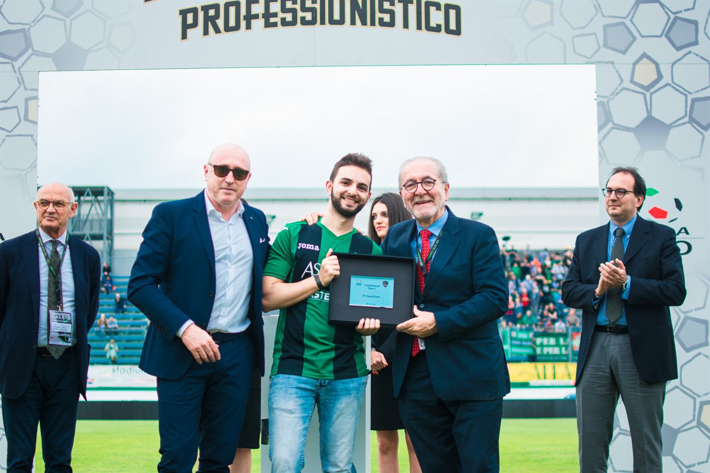 Premiazione della eSupercup, in parallelo alla Supercoppa di Serie C — Pordenone · Lega Pro